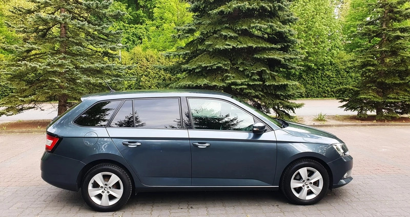 Skoda Fabia cena 37500 przebieg: 139996, rok produkcji 2018 z Warszawa małe 232
